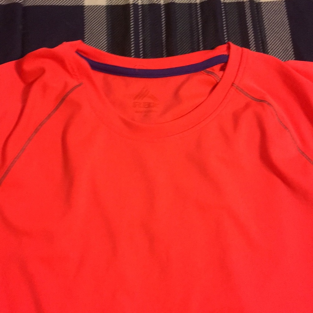 Workout tee - Picture 2 of 2